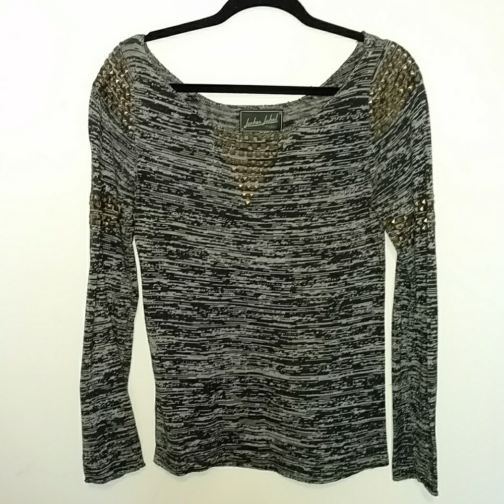 Black and Grey Sweater Junker Label by matix